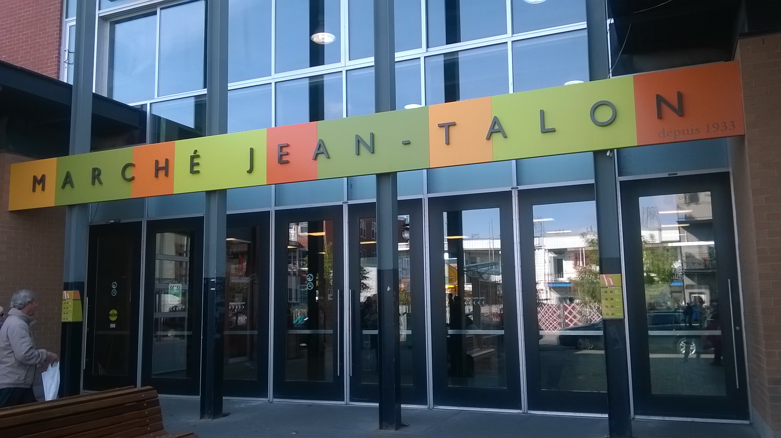 Le marché Jean Talon à Montréal PETITES MARMITES & COMPAGNIE